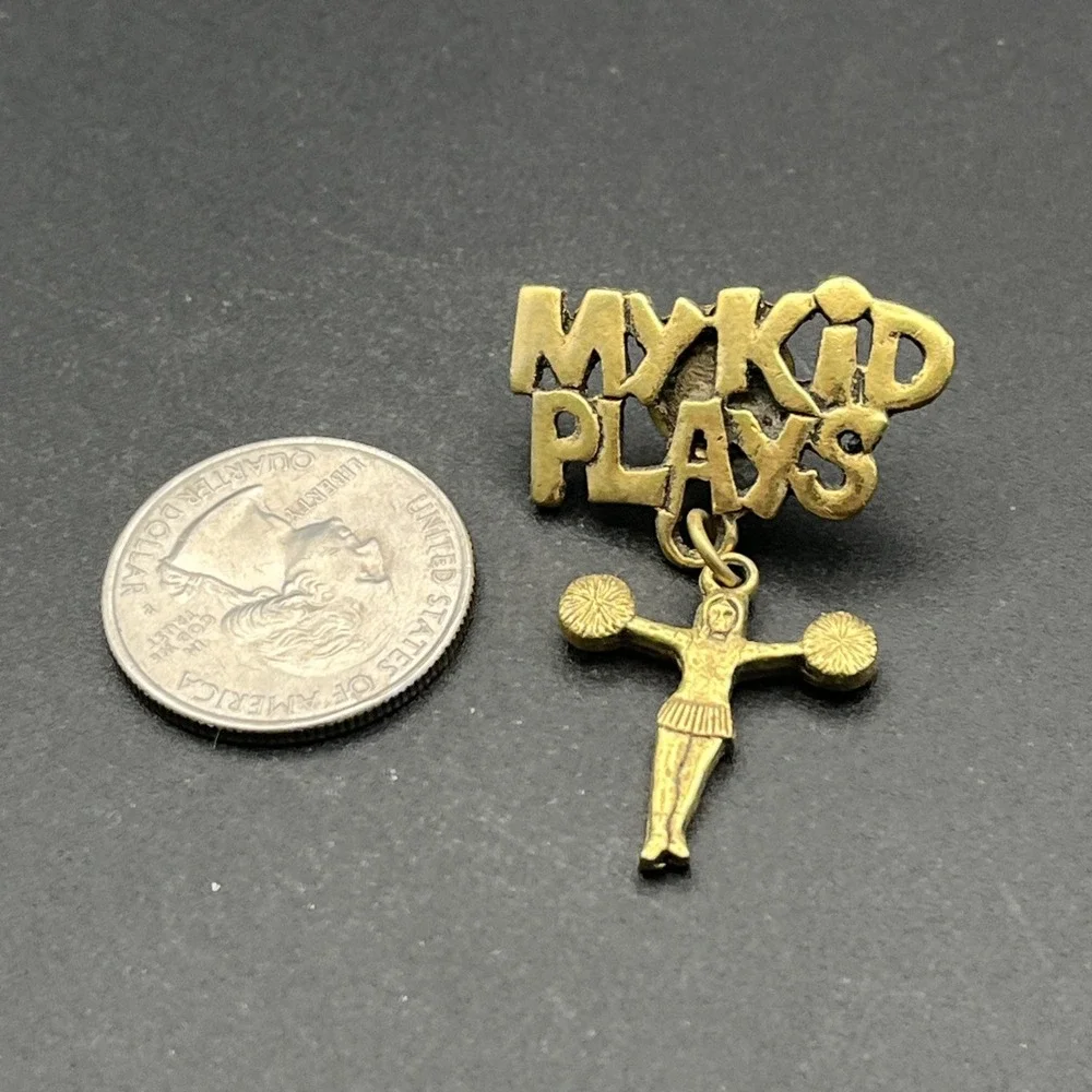My Kid Plays‎ Cheerleader Cheer Gold Tone Dangler Lapel Hat Pin